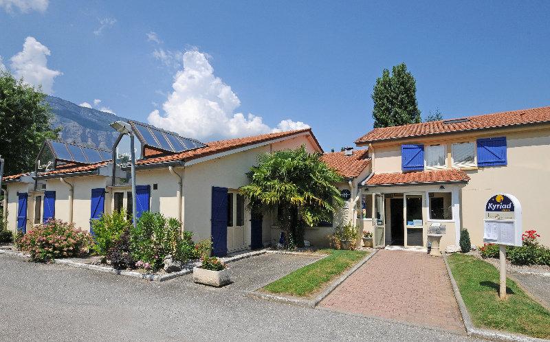 Comfort Hotel Grenoble Meylan Bagian luar foto