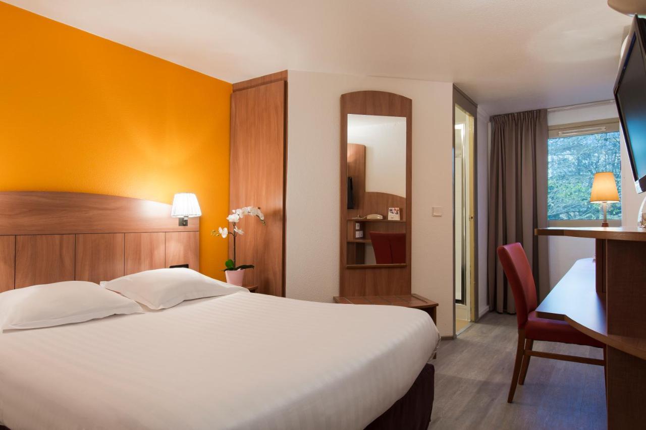 Comfort Hotel Grenoble Meylan Bagian luar foto