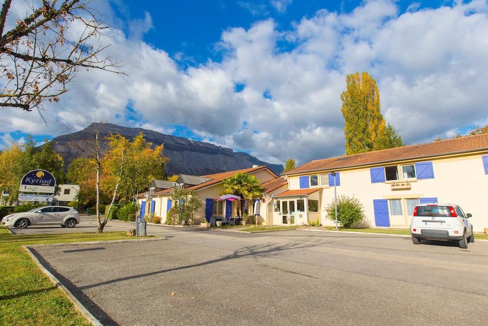Comfort Hotel Grenoble Meylan Bagian luar foto