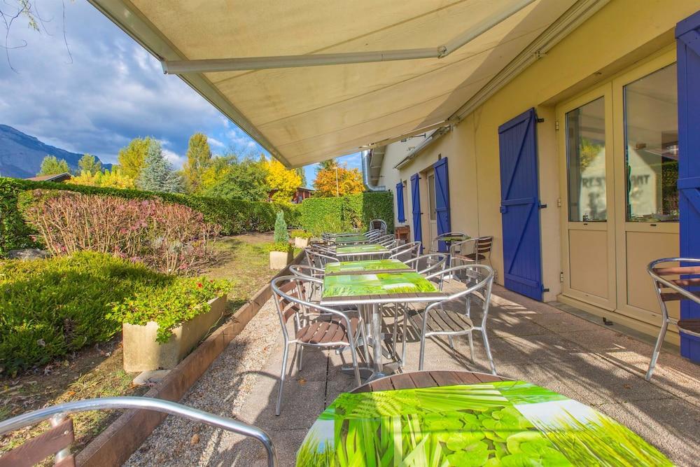 Comfort Hotel Grenoble Meylan Bagian luar foto