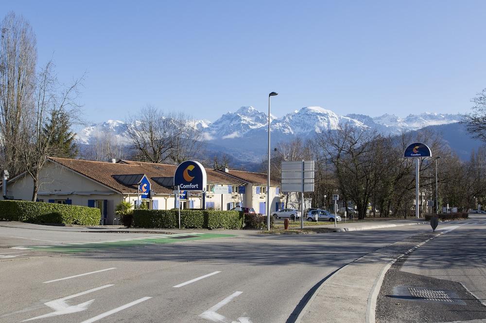 Comfort Hotel Grenoble Meylan Bagian luar foto