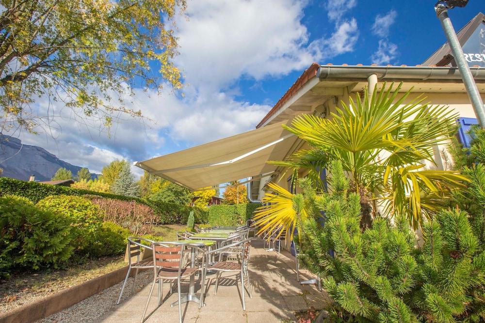 Comfort Hotel Grenoble Meylan Bagian luar foto
