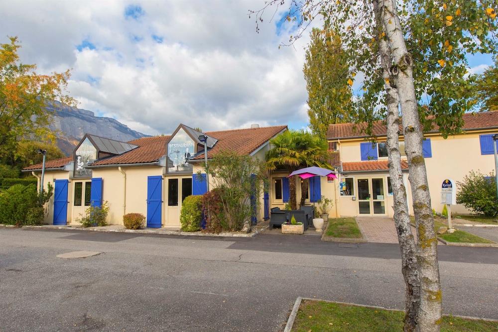 Comfort Hotel Grenoble Meylan Bagian luar foto