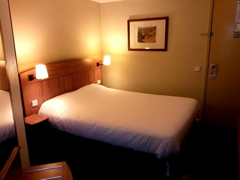 Comfort Hotel Grenoble Meylan Bagian luar foto