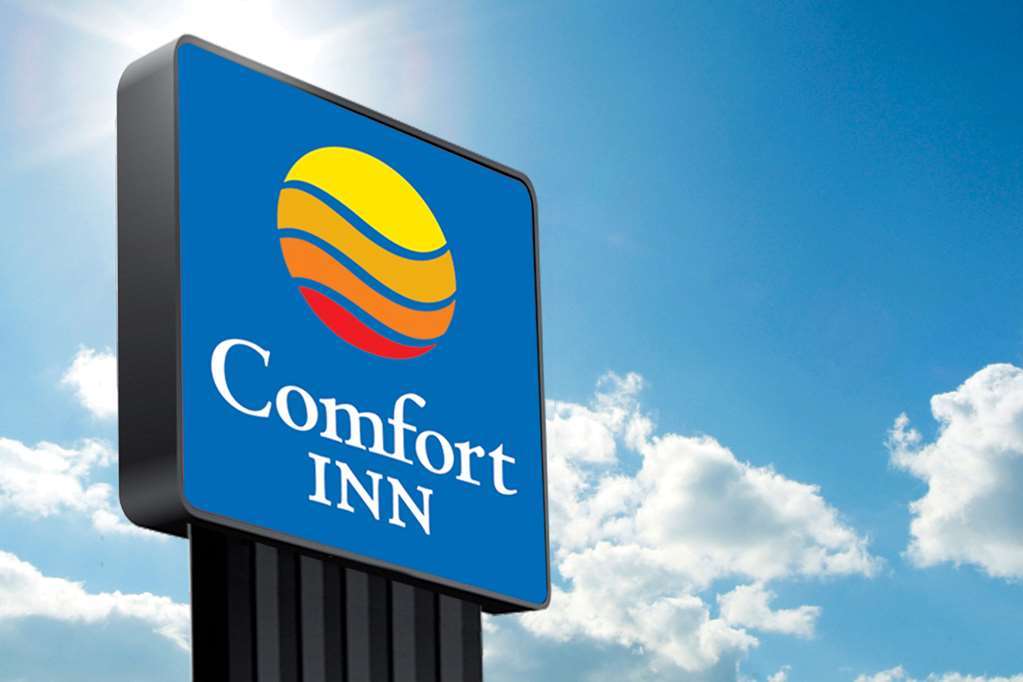 Comfort Hotel Grenoble Meylan Bagian luar foto