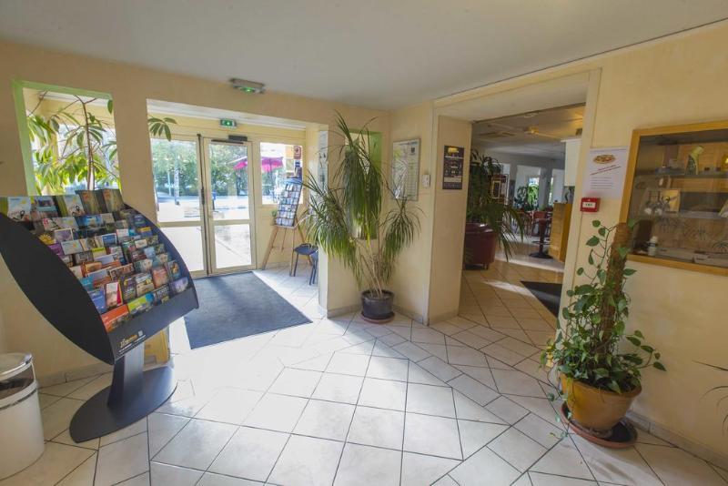 Comfort Hotel Grenoble Meylan Bagian luar foto
