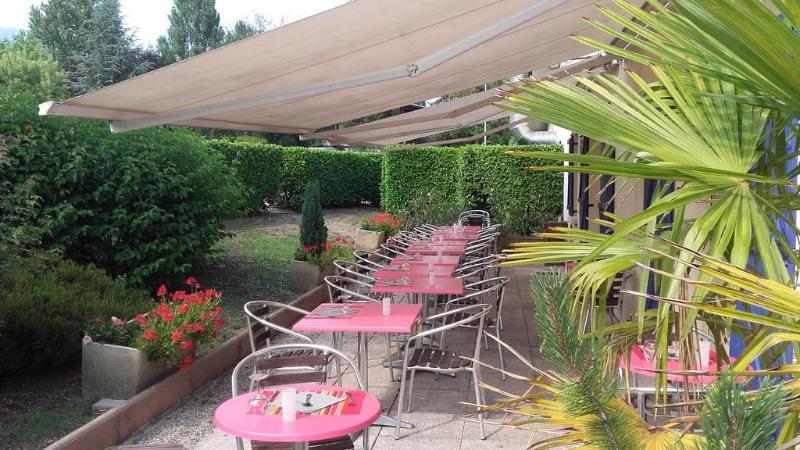Comfort Hotel Grenoble Meylan Bagian luar foto