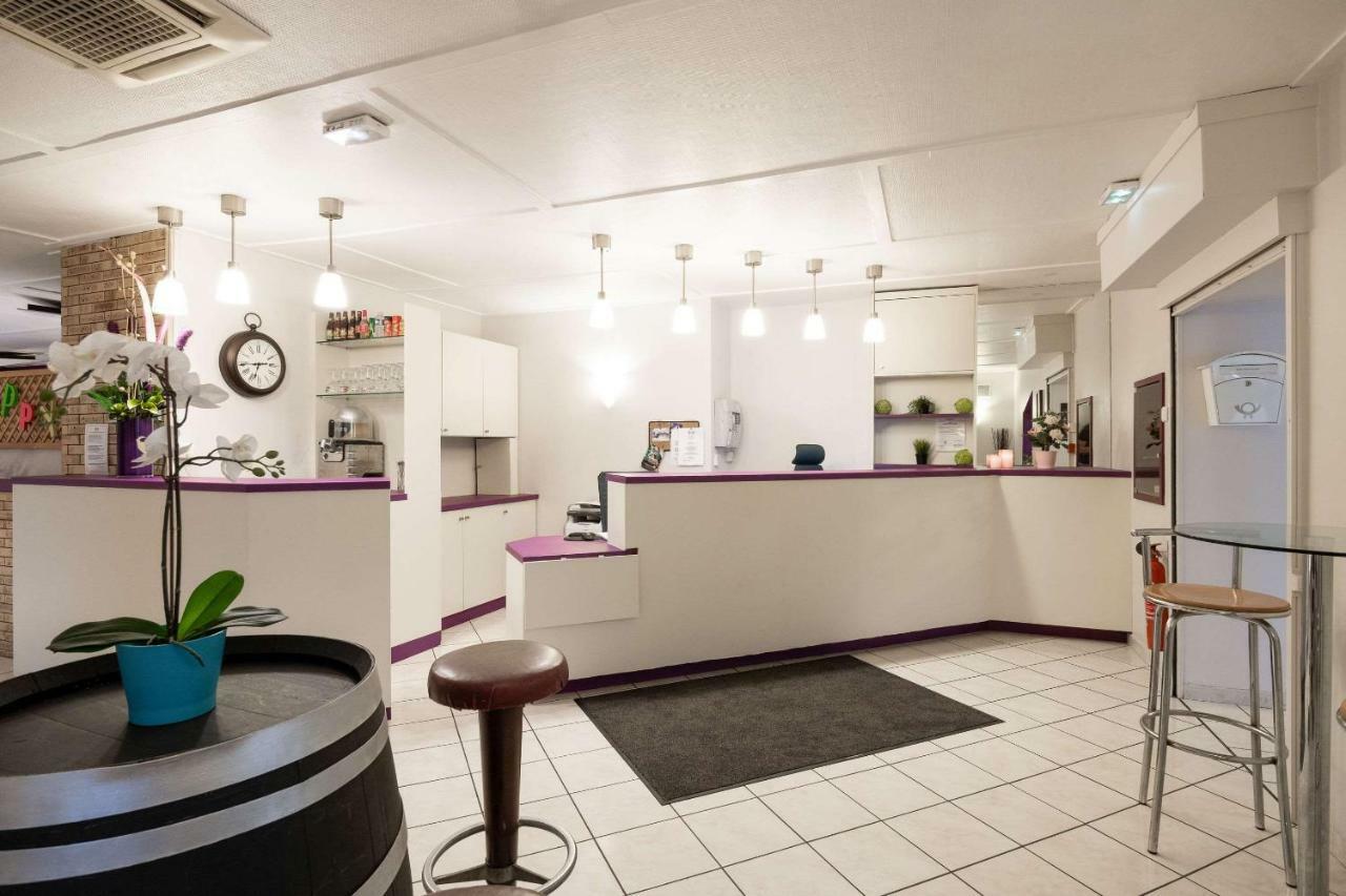 Comfort Hotel Grenoble Meylan Bagian luar foto
