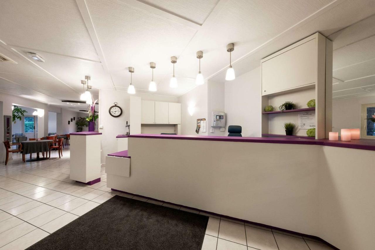 Comfort Hotel Grenoble Meylan Bagian luar foto