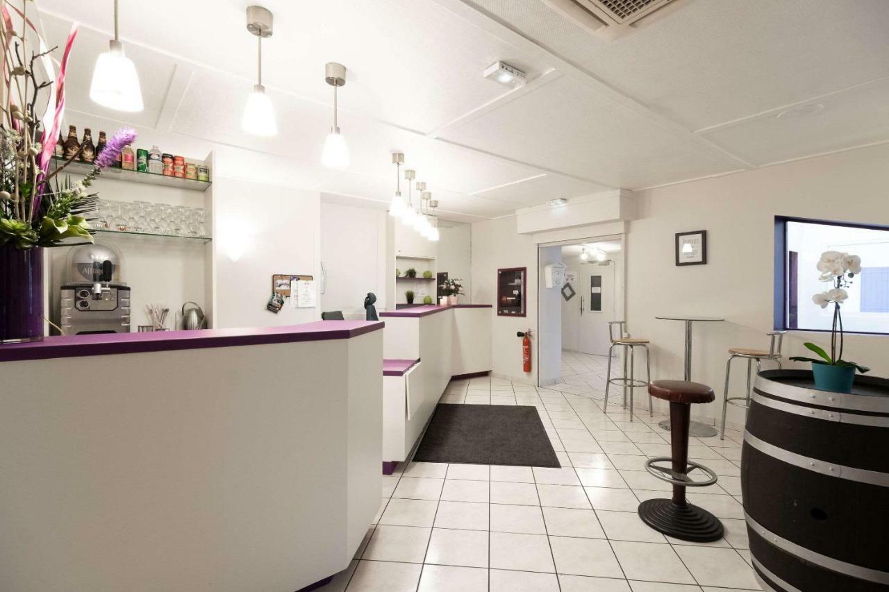 Comfort Hotel Grenoble Meylan Bagian luar foto